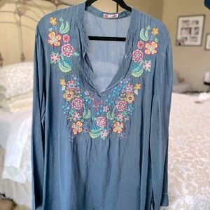 Beautiful silky embroidered Tunic - Johnny Was